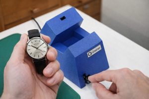 自動巻き腕時計 磁気抜き機