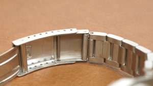 オメガ ブレスサイズ延長 修理後 背面