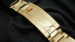 ロレックス サブマリーナ バックル 傷除去 研磨後