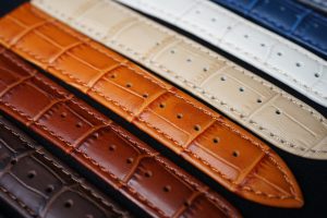 MORELLATO BOLLEのクロコ型押し革ベルトの質感アップ