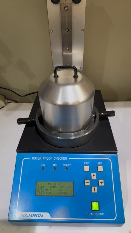 時計修理店で使用している腕時計用防水試験機